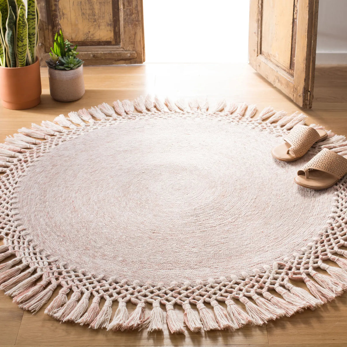 Safavieh Sahara 3'-0" x 3'-0" Rug in Pink