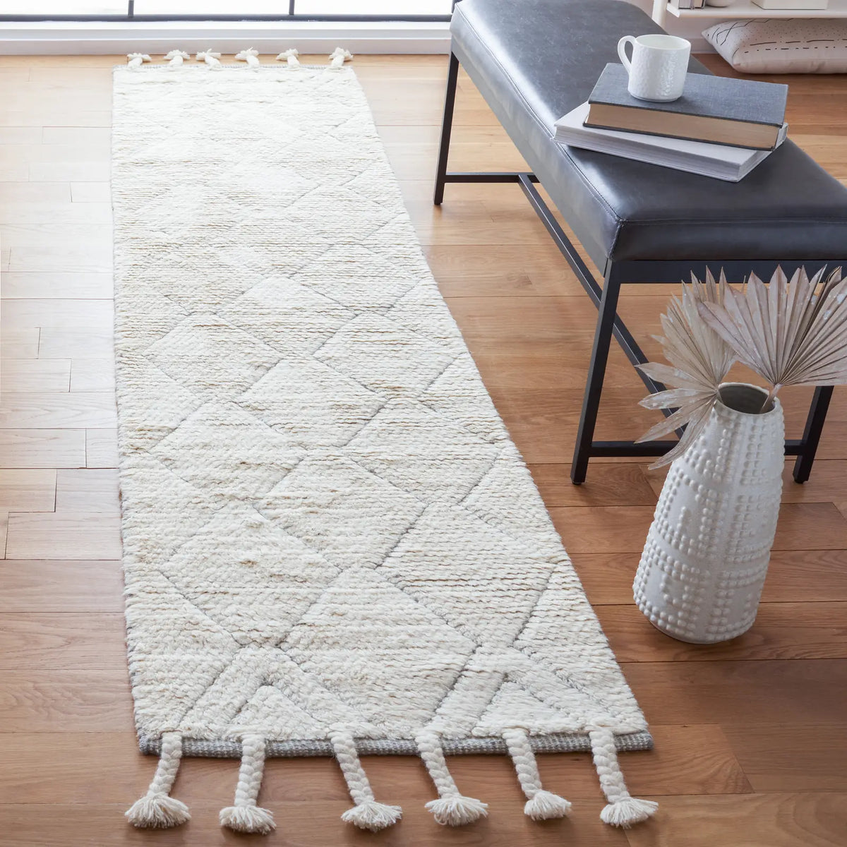Safavieh Casablanca 2'-3" x 11'-0" Rug in Ivory