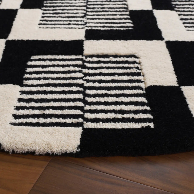 Safavieh Metro 6'-0" x 6'-0" Rug in Black / Ivory