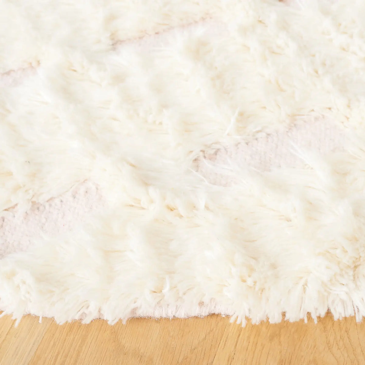Safavieh Casablanca 6'-0" x 6'-0" Rug in Pink / Ivory