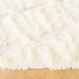 Safavieh Casablanca 6'-0" x 6'-0" Rug in Pink / Ivory
