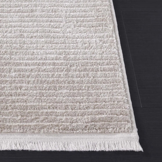 Safavieh Whisper 4'-0" x 6'-0" Rug in Beige / Ivory