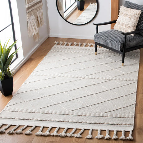 Safavieh Casablanca 4'-0" x 6'-0" Rug in Silver / Ivory