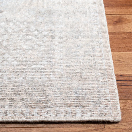 Safavieh Restoration Vintage 4'-0" x 6'-0" Rug in Beige / Sand