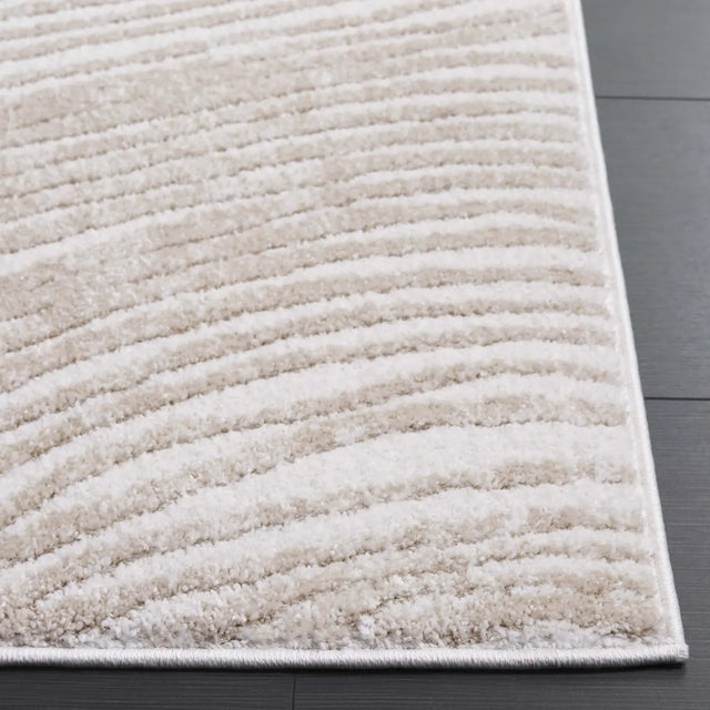 Safavieh Opal 4'-0" x 6'-0" Rug in Ivory / Beige