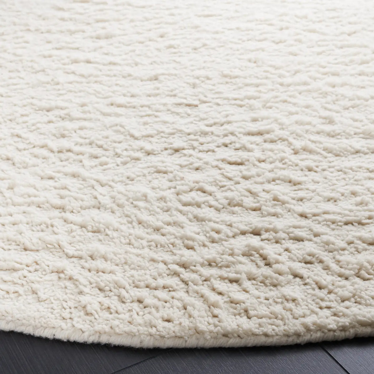 Safavieh Casablanca 6'-0" x 6'-0" Rug in Ivory