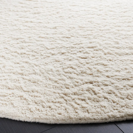 Safavieh Casablanca 6'-0" x 6'-0" Rug in Ivory