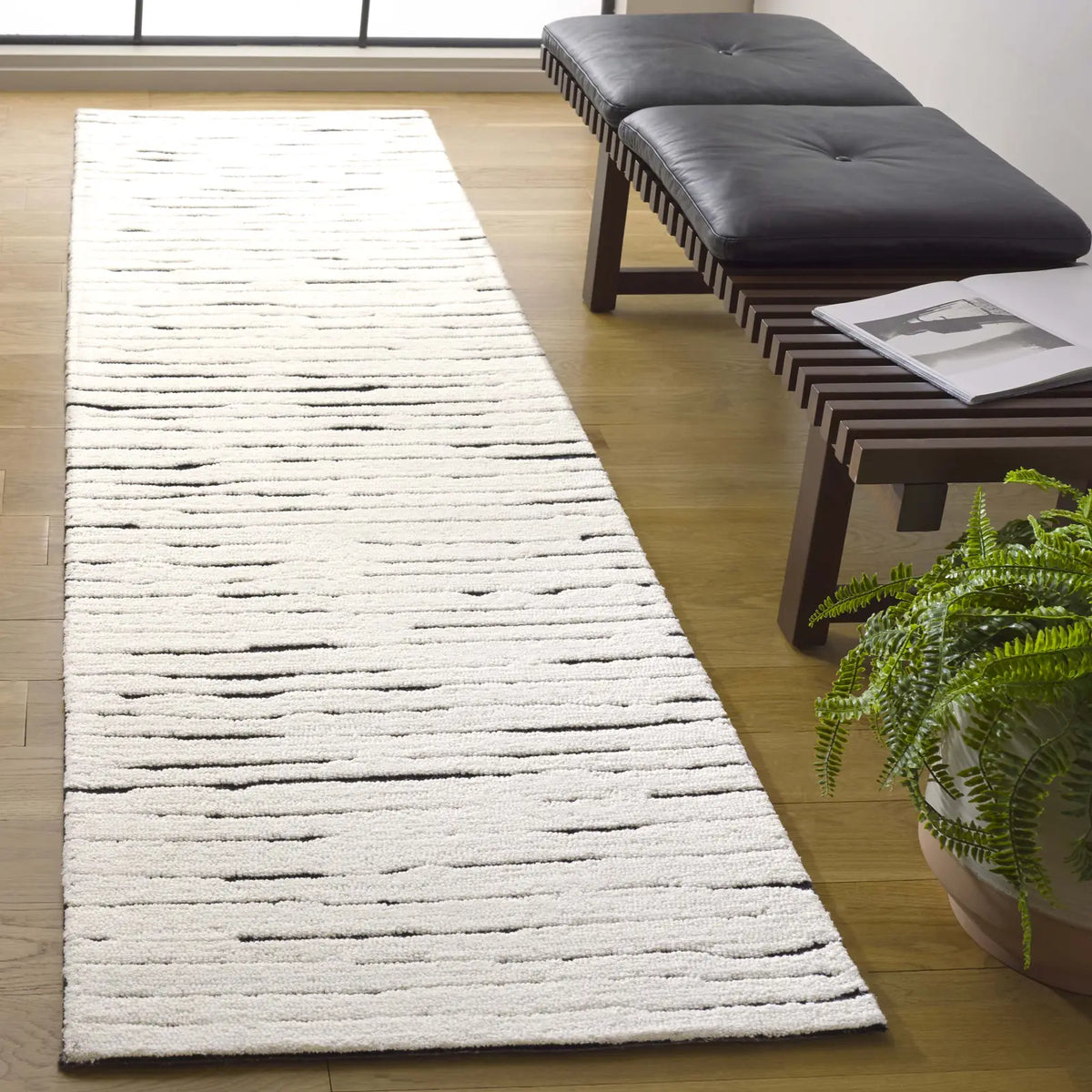 Safavieh Casablanca 2'-3" x 9'-0" Rug in Ivory / Black