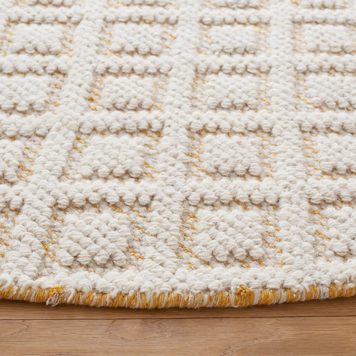 Safavieh Vermont 6'-0" x 6'-0" Rug in Ivory / Gold