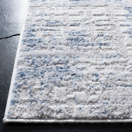 Safavieh Amelia 700 5'-3" x 7'-6" Rug in Blue / Grey