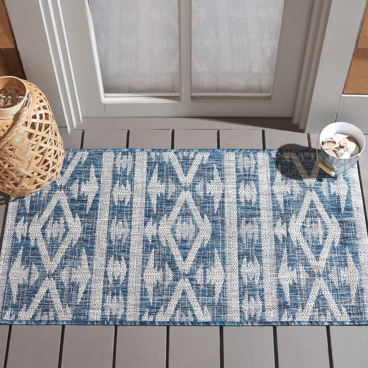 Safavieh Courtyard 2'-0" x 3'-7" Rug in Navy / Grey