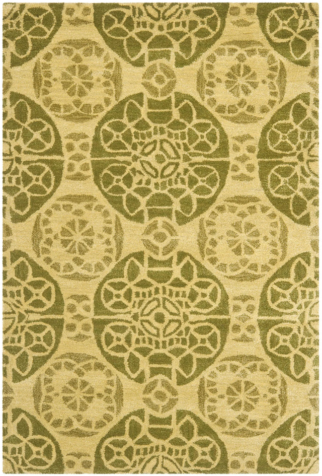 Safavieh Wyndham 4'-0" x 6'-0" Rug in Honey / Green