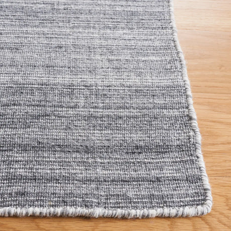 Safavieh Kilim 4'-0" x 6'-0" Rug in Dark Grey / Ivory