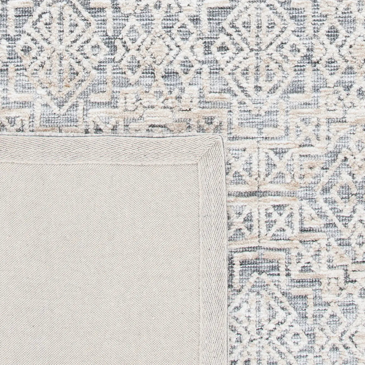 Safavieh Roslyn 4'-0" x 6'-0" Rug in Grey / Beige