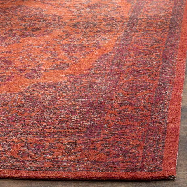 Safavieh Classic Vintage 3'-0" x 5'-0" Rug in Orange / Red