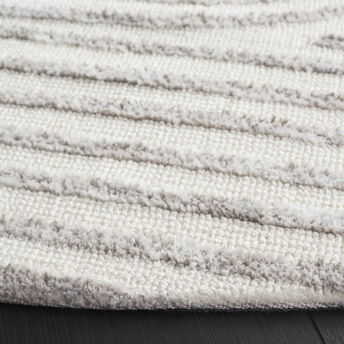 Safavieh Audrey 6'-0" x 6'-0" Rug in Ivory / Grey