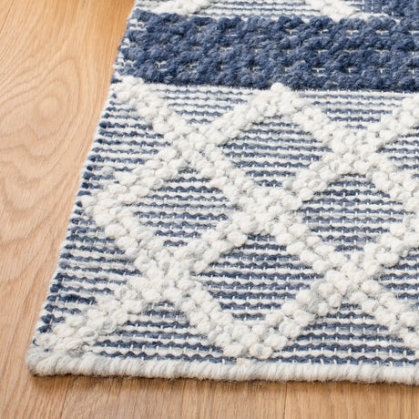 Safavieh Vermont 4'-0" x 6'-0" Rug in Ivory / Blue