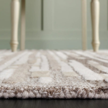 Safavieh Martha Stewart 300 8'-0" x 10'-0" Rug in Natural / Beige