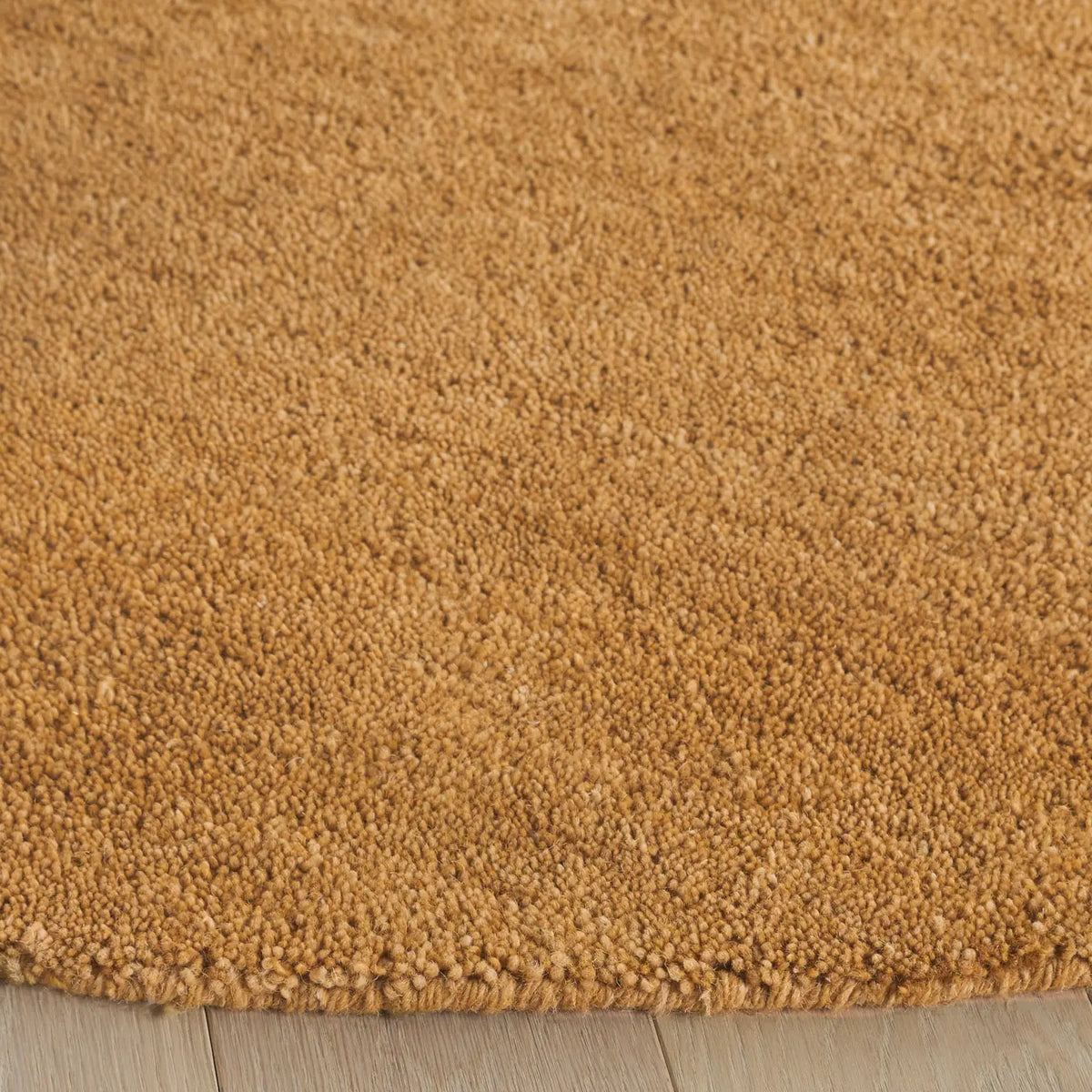 Safavieh Himalaya 6'-0" x 6'-0" Rug in Gold