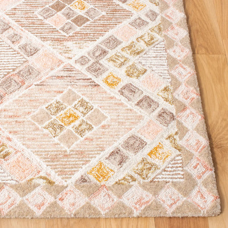Safavieh Soho 4'-0" x 6'-0" Rug in Pink / Taupe