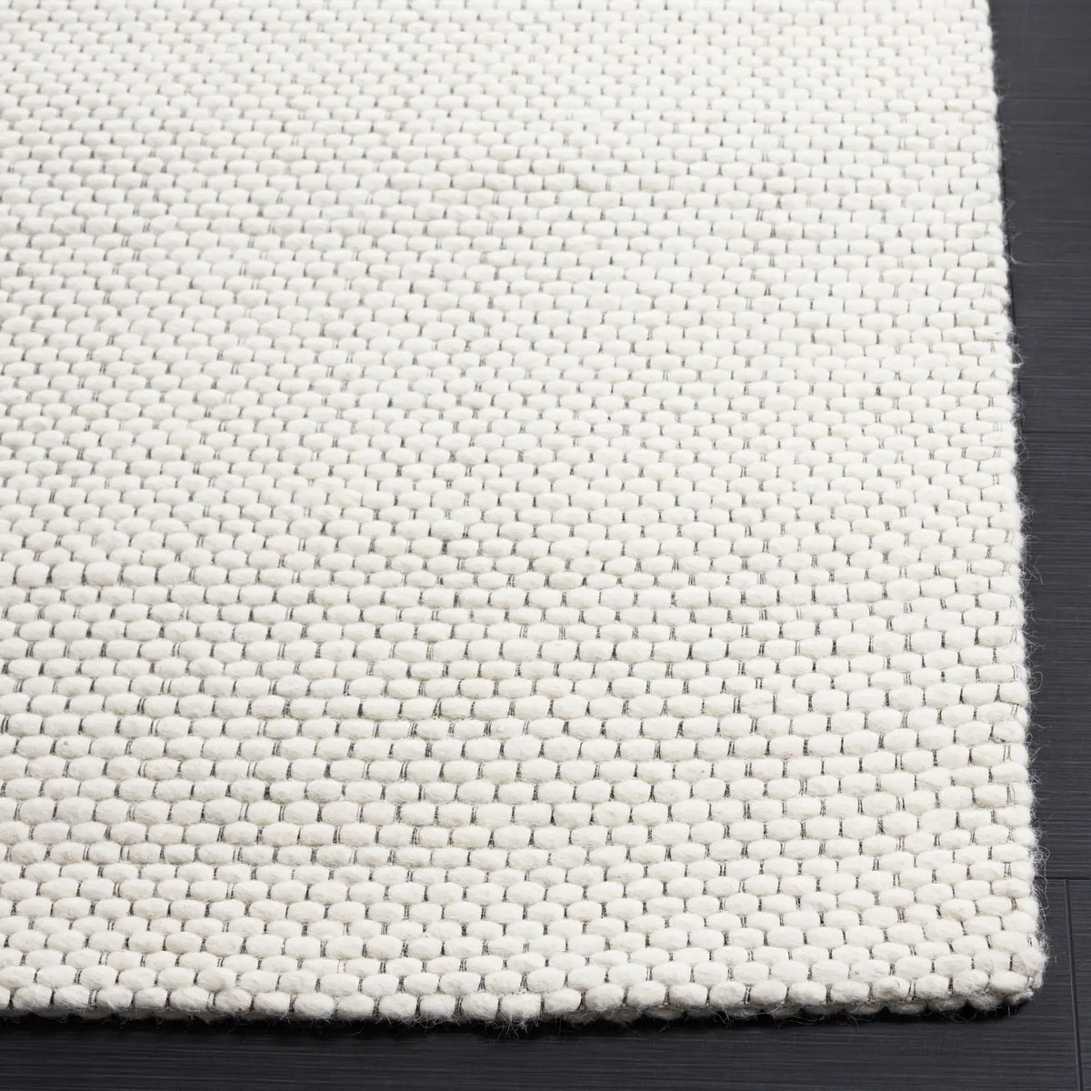 Safavieh Natura 4'-0" x 6'-0" Rug in Ivory