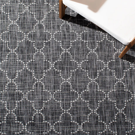 Safavieh Courtyard 4'-5" x 6'-5" Rug in Black / Grey