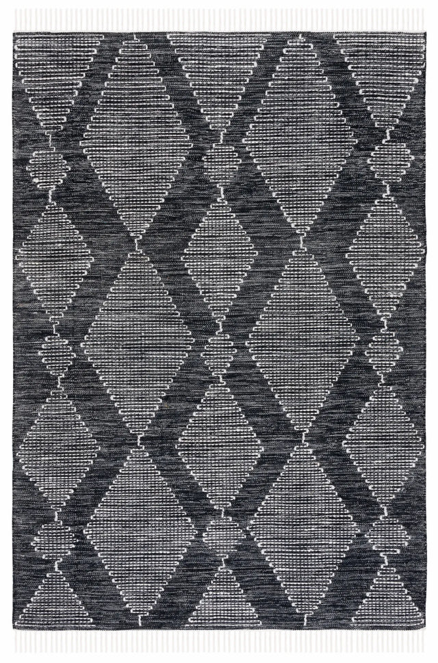 Safavieh Kilim 4'-0" x 6'-0" Rug in Black / Ivory