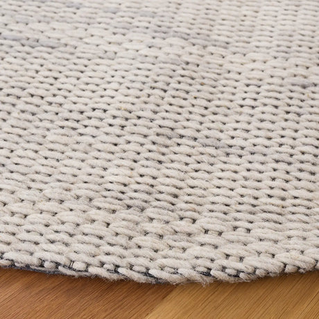 Safavieh Marbella 6'-0" x 6'-0" Rug in Grey / Beige