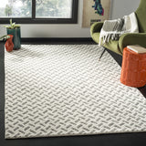 Safavieh Natura 5'-0" x 8'-0" Rug in Grey / Ivory