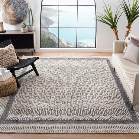 Safavieh Natura 6'-0" x 9'-0" Rug in Creme / Black