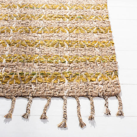 Safavieh Cape Cod 4'-0" x 6'-0" Rug in Gold / Natural