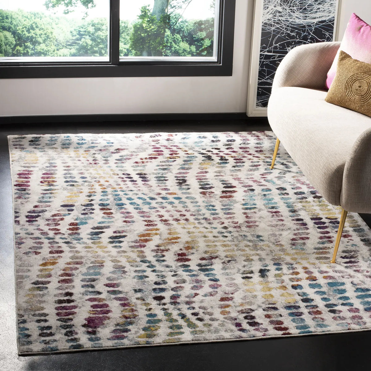 Safavieh Aria 4'-0" x 6'-0" Rug in Cream / Wine