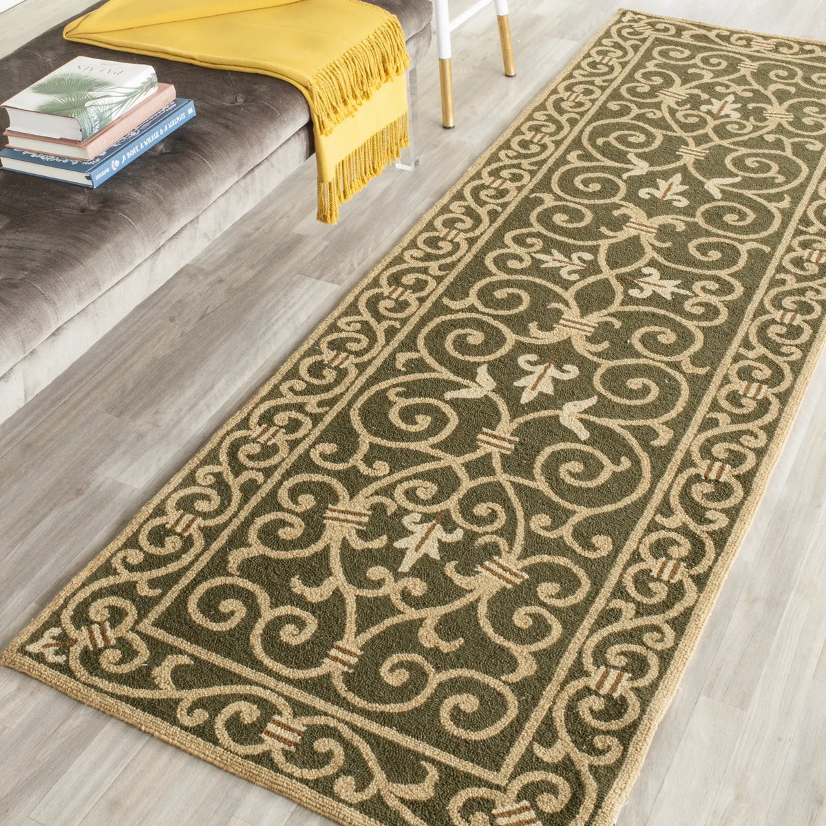 Safavieh Chelsea 2'-6" x 12'-0" Rug in Light Green