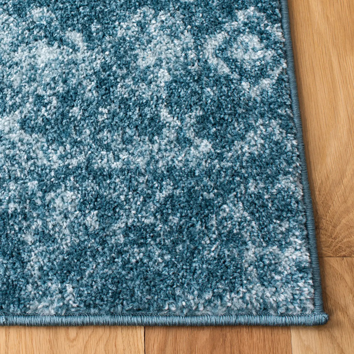 Safavieh Tulum 4'-0" x 6'-0" Rug in Turquoise / Blue