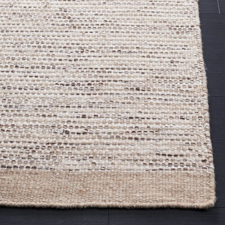 Safavieh Vermont 4'-0" x 6'-0" Rug in Beige / Ivory