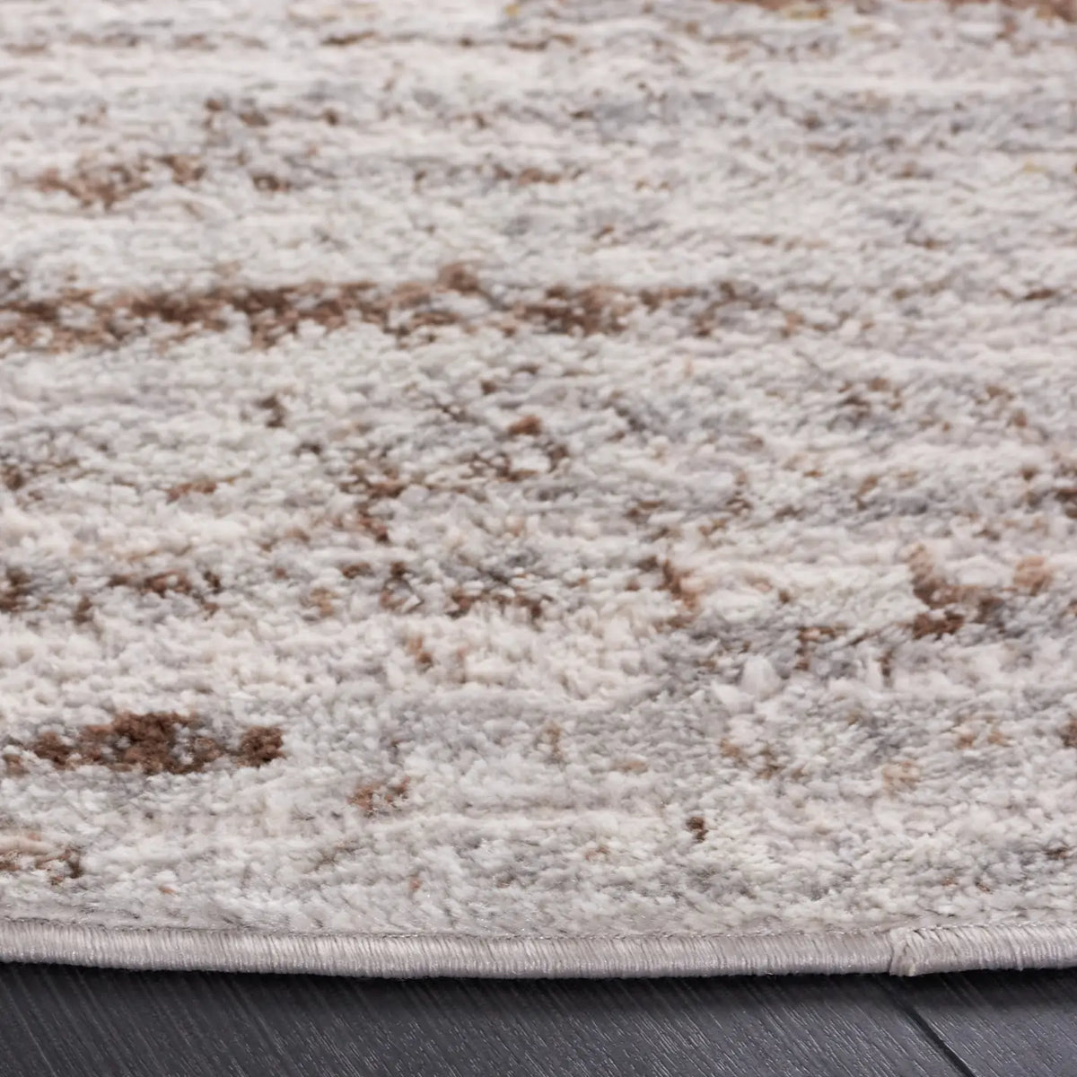 Safavieh Palma 6'-7" x 6'-7" Rug in Beige / Brown