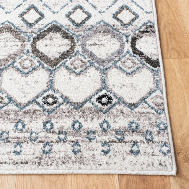 Safavieh Amsterdam 4'-0" x 6'-0" Rug in Ivory / Grey