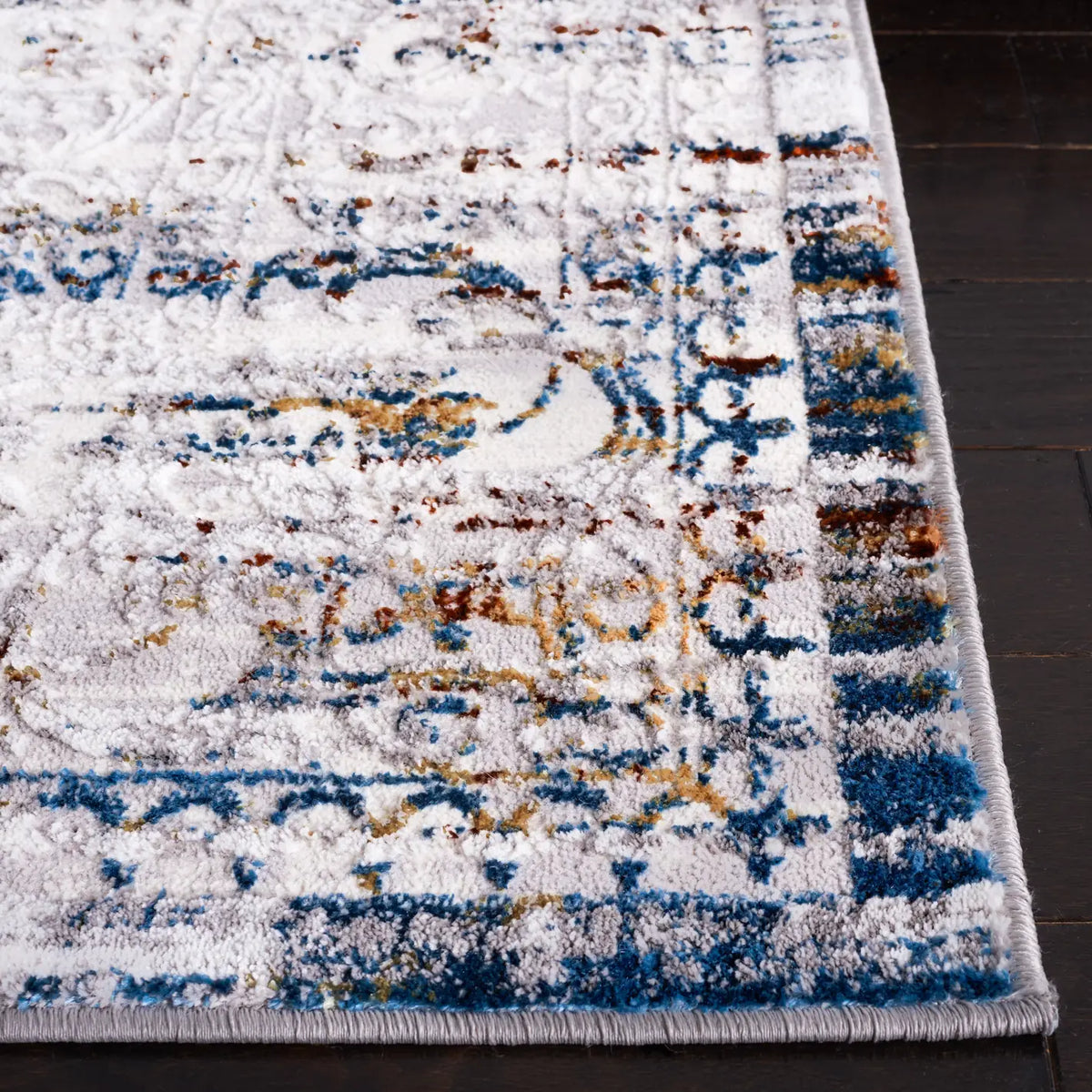 Safavieh Amelia 4'-5" x 6'-5" Rug in Grey / Blue Gold