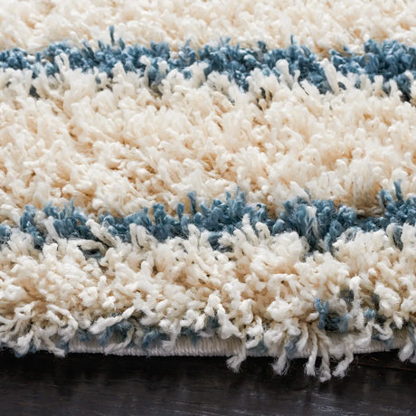 Safavieh Venus Shag 600 6'-7" x 6'-7" Rug in Ivory / Turquoise