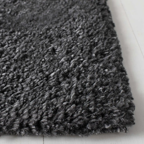 Safavieh August Shag 900 4'-0" x 6'-0" Rug in Charcoal
