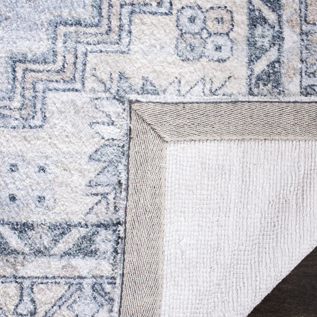Safavieh Saffron 4'-0" x 6'-0" Rug in Grey / Ivory
