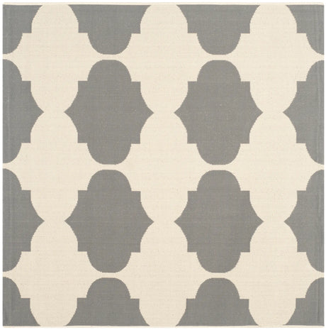 Safavieh Courtyard 5'-3" x 5'-3" Rug in Beige / Anthracite