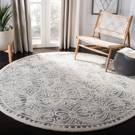 Safavieh Dip Dye 7'-0" x 7'-0" Rug in Silver / Ivory