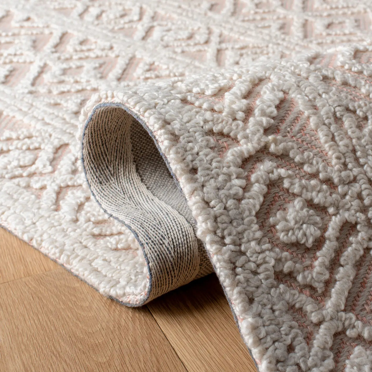 Safavieh Martha Stewart 4'-0" x 6'-0" Rug in Beige / Pink