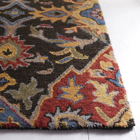 Safavieh Heritage 4'-0" x 6'-0" Rug in Charcoal / Red