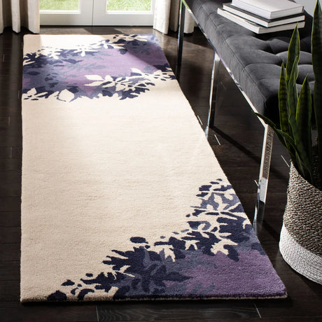 Safavieh Soho 2'-6" x 8'-0" Rug in Beige / Purple