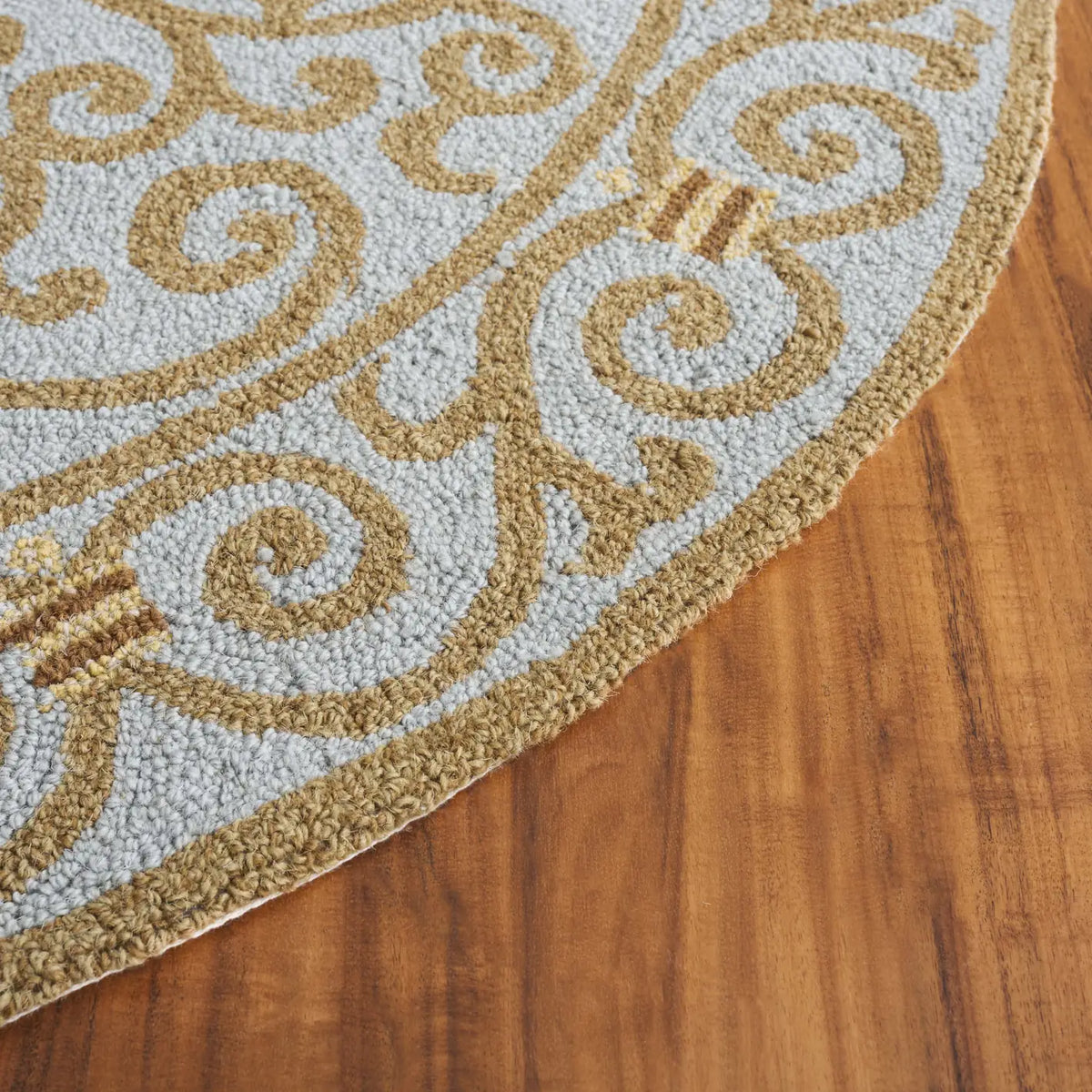 Safavieh Chelsea 4'-6" x 6'-6" Rug in Light Blue