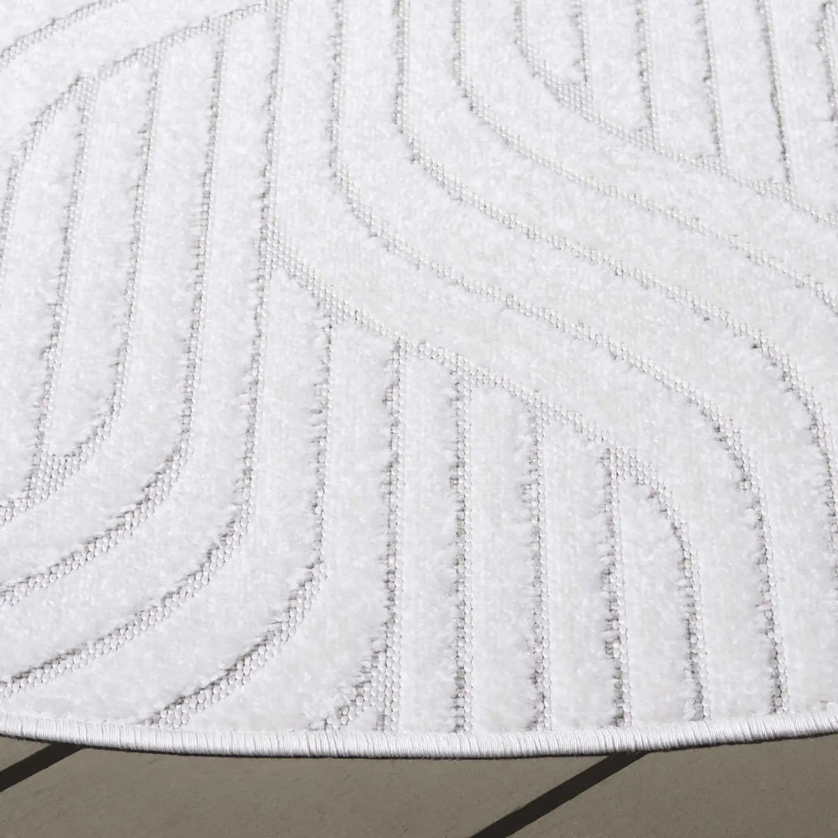 Safavieh Stella 6'-7" x 6'-7" Rug in Ivory