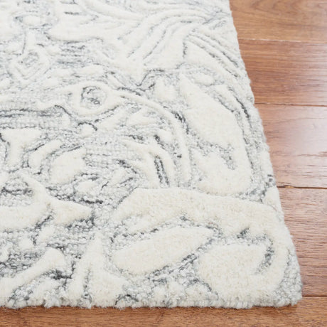 Safavieh Metro 4'-0" x 6'-0" Rug in Grey / Ivory