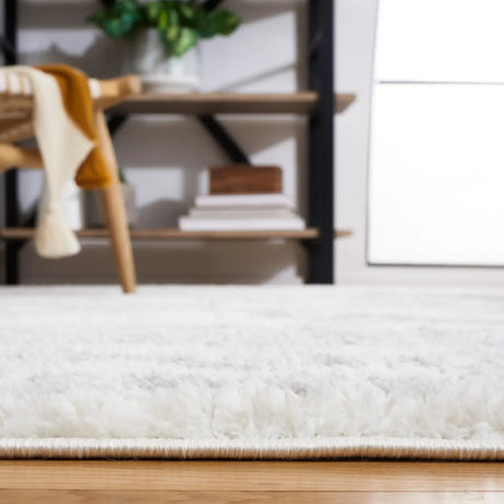 Safavieh Berber Shag 4'-5" x 6'-5" Rug in Ivory / Grey